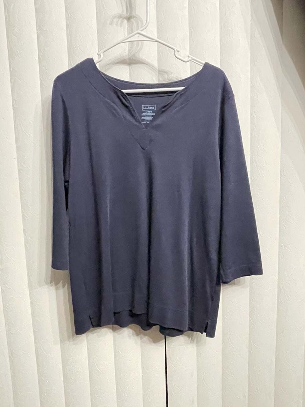 L.L. Bean Supima Cotton Tee Size L-Reg Navy Blue 3/4 Sleeve V-Neck